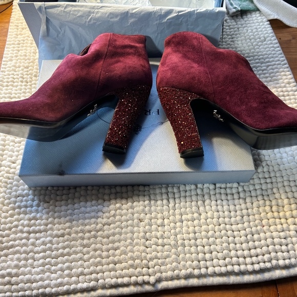 NEW IN BOX - Prada Suede Burgundy  Boots with Glitter Heel - Size 37 - Picture 2 of 7